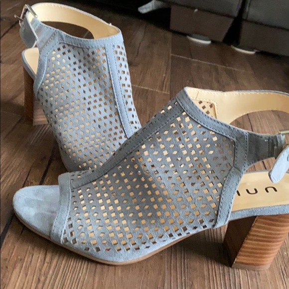 Mesh blue/gray heels - Picture 2 of 2